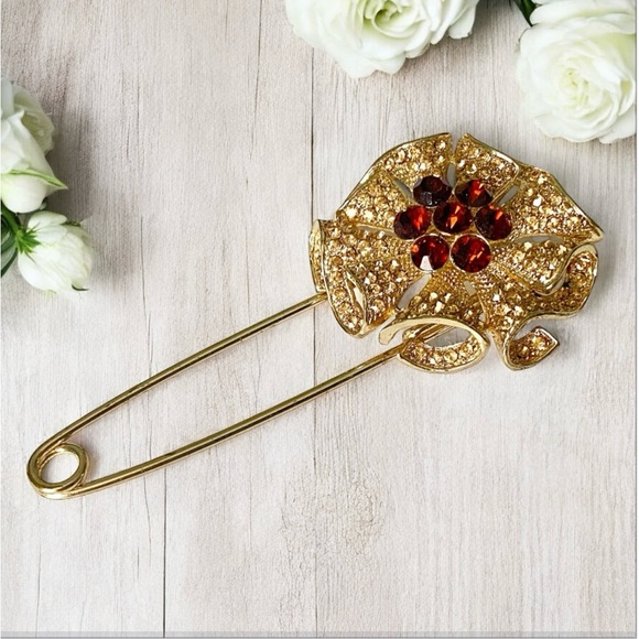 VINTAGE Champagne & Rootbeer Rhinestone Flower Cape Kilt Pin Brooch​ - Picture 1 of 8